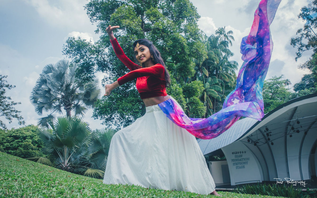 Wide shot of a dancer from Royalusion